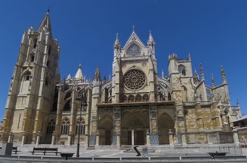 E (280) The Cathedral - Leon.jpg